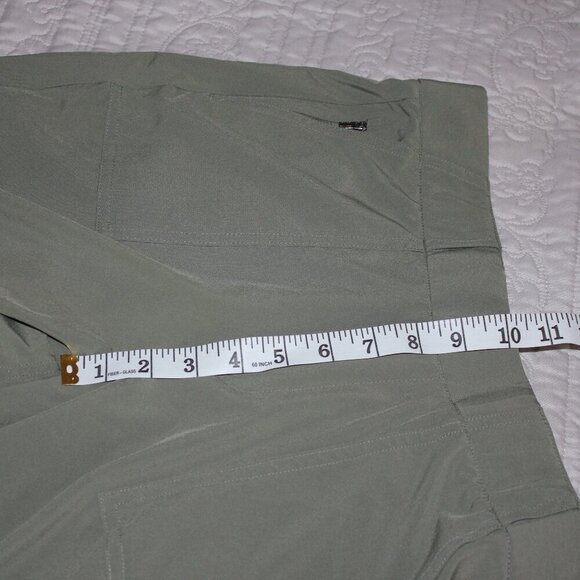 Athleta Tribeca Utility Crop Size 2 - Picture 5 of 9